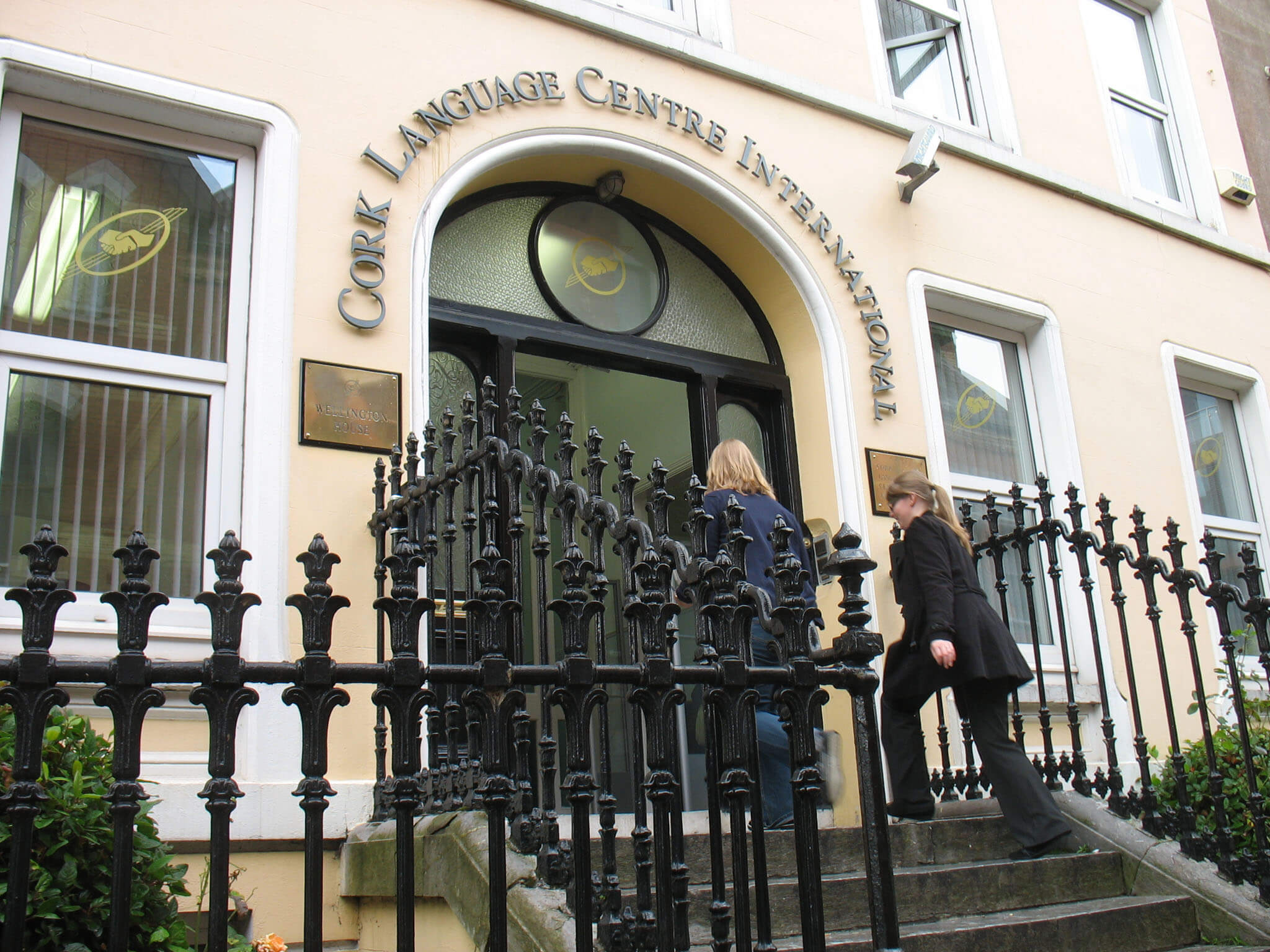 ACET - Active Centre of English Training